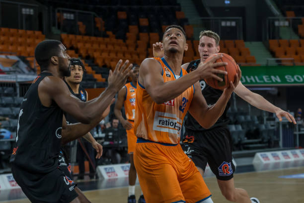 以及对年轻 以及对年轻